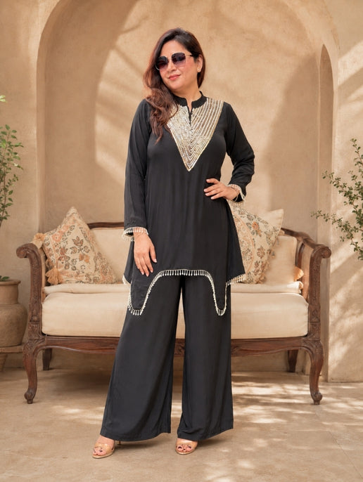 La Chica Black Crepe Co-Ord Set (2-Piece Set)